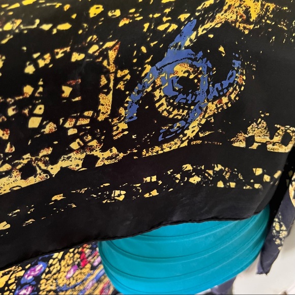 Chanel scarf/wrap. 100% Silk. Made in Italy. Large 50” by 51”. - Picture 9 of 16